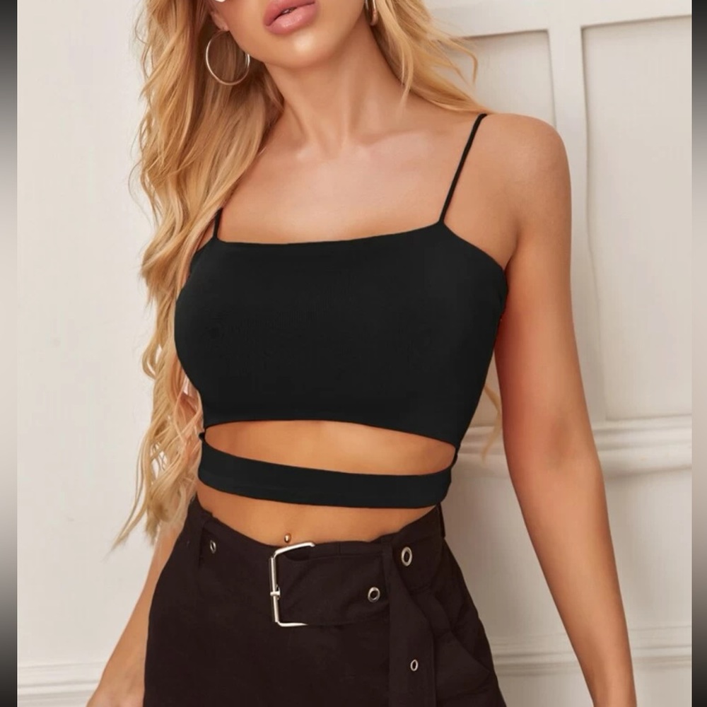 Tank with open strap